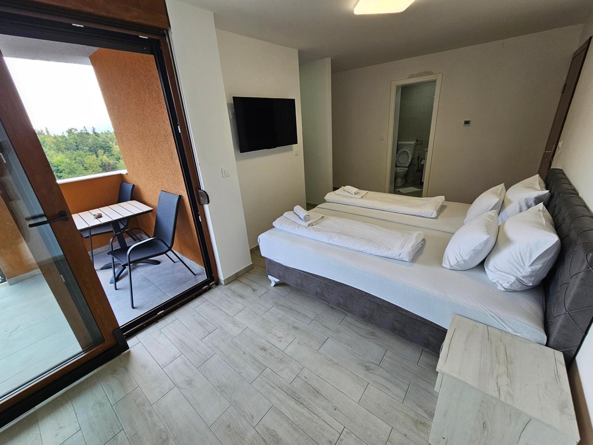 Maiden Water Resort Sarajevo Luaran gambar